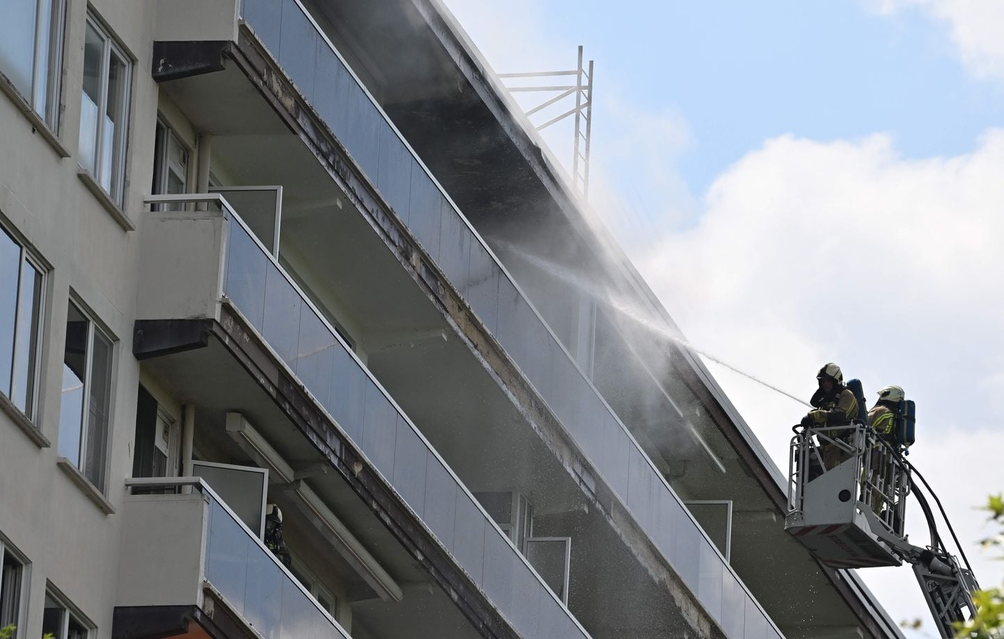 Varios muertos y varios heridos graves en el violento incendio de un edificio Varios muertos y varios heridos graves en el violento incendio de un edificio